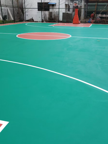 洞口 球场长期使用易出现地面开裂